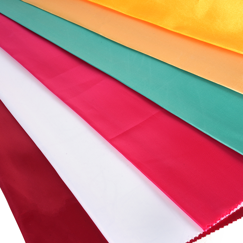 50/75 fényes, nem csavart szatén + vékony lapát felső szövet